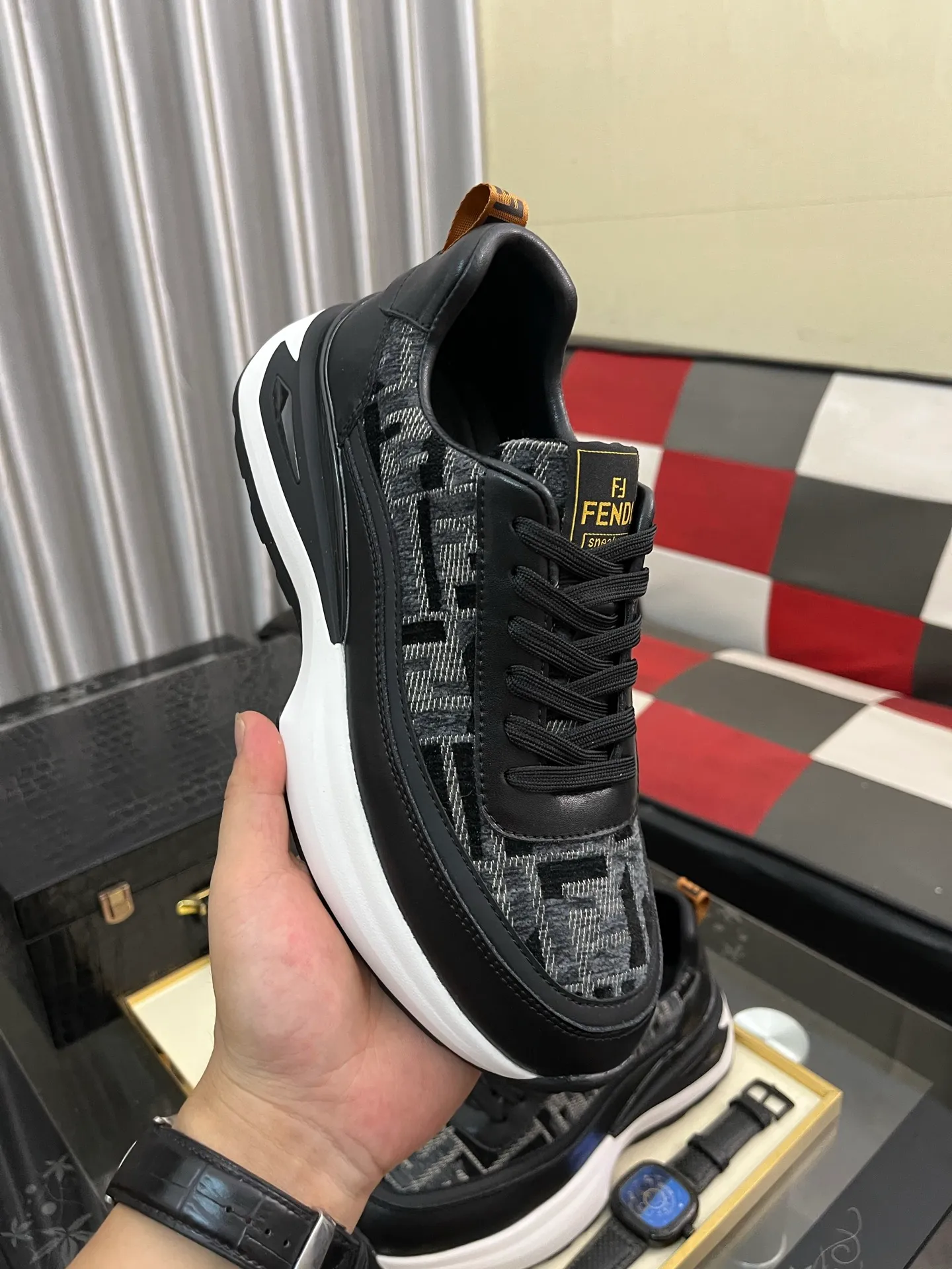 Men's shoes💰458⌚️⌚️[FENDI-FENDI] Classic men's casual shoes🔥New product nowadays, made of cowhide + breathable fabric, comfortable pigskin lining. The perfect last shape and generous and fashionable design have attracted the favor of many consumers. 🔥Number of sizes: 38-444️⃣Colors available
